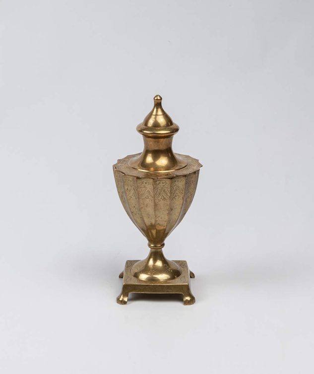 Anfora-Dourada-P-cod-005282-d10cm-x-a16cm-2.jpg
