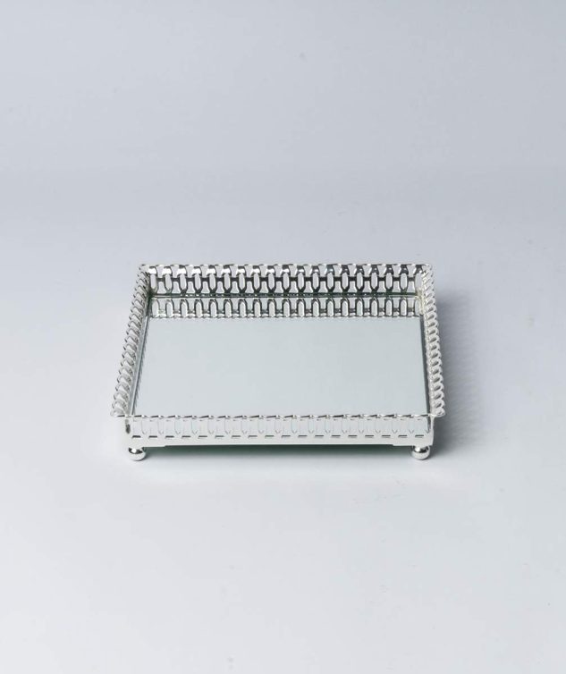 Bandeja-Quadrada-com-Grade-P-Espelho-e-Pe-de-Bolinha-cod-158874-20cm-x-20cm-x-3cm-2.jpg