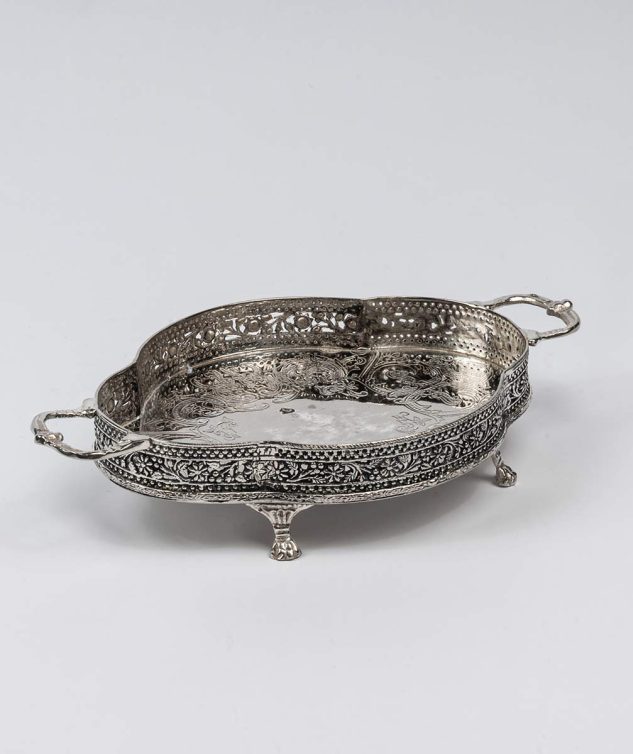 Bandejinha-Oval-Abaulada-com-Pe-e-Alca-cod-007364-23cm-x-19cm-x-6cm-2.jpg