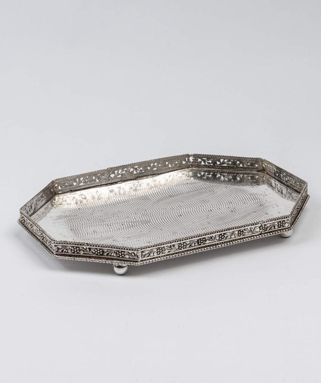 Bandejinha-Retangular-Oitavada-com-Pe-cod-005602-36cm-x-23cm-x-3cm-2.jpg