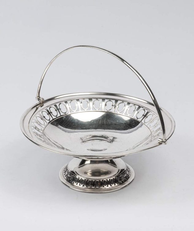 Cesta-de-Prata-com-Pe-e-Detalhe-Passa-Fita-cod-004285-25cm-x9cm-2.jpg