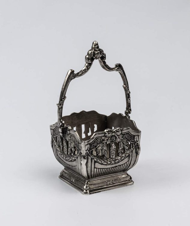 Cesto-Quadrado-Tipo-Estanho-P-cod-004325-11cm-x-11cm-x-10cm-2.jpg