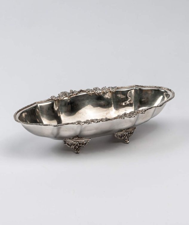 Floreira-Oval-Comprida-com-Borda-De-Flores-cod-004131-35cm-x-17cm-x-9cm-2.jpg
