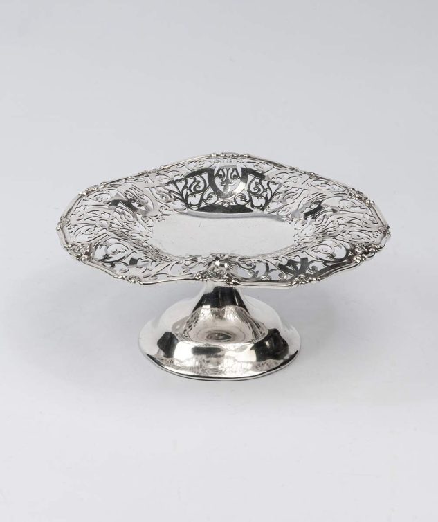 Fruteira-Rendada-Ondulada-com-pe-cod-004149-25cm-x10cm-2.jpg