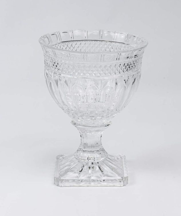 Fruteira de Cristal Redonda com Pé Quadrado - cod 005410 18cm x24cm