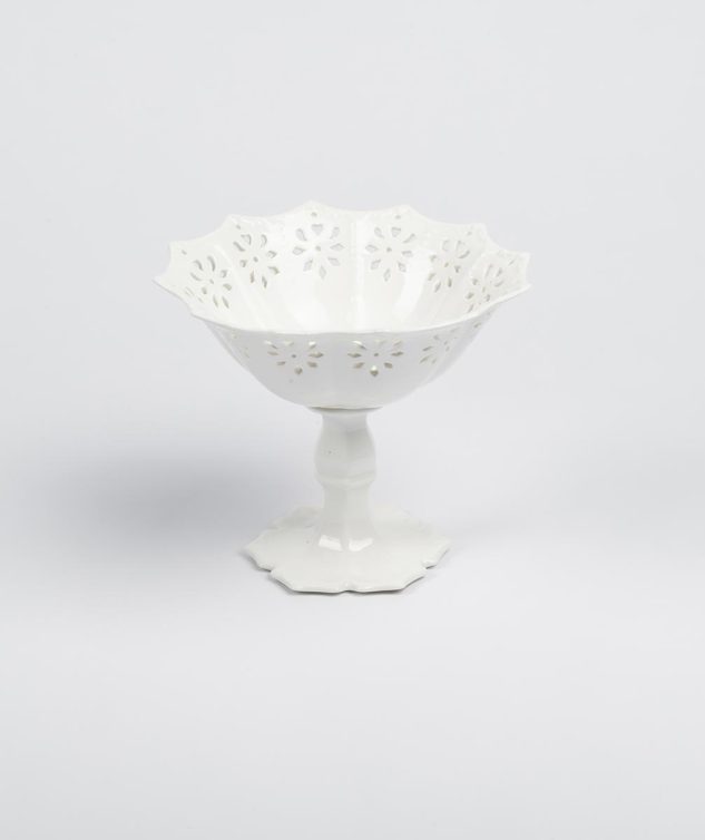 Molheira de Porcelana Branca Rendada com Pé Trabalhado cod 005710