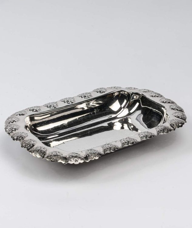 Padeira-Retangular-de-Prata-com-Borda-Trabalhada-cod-007786-31cm-x-21cm-x-4cm-2.jpg