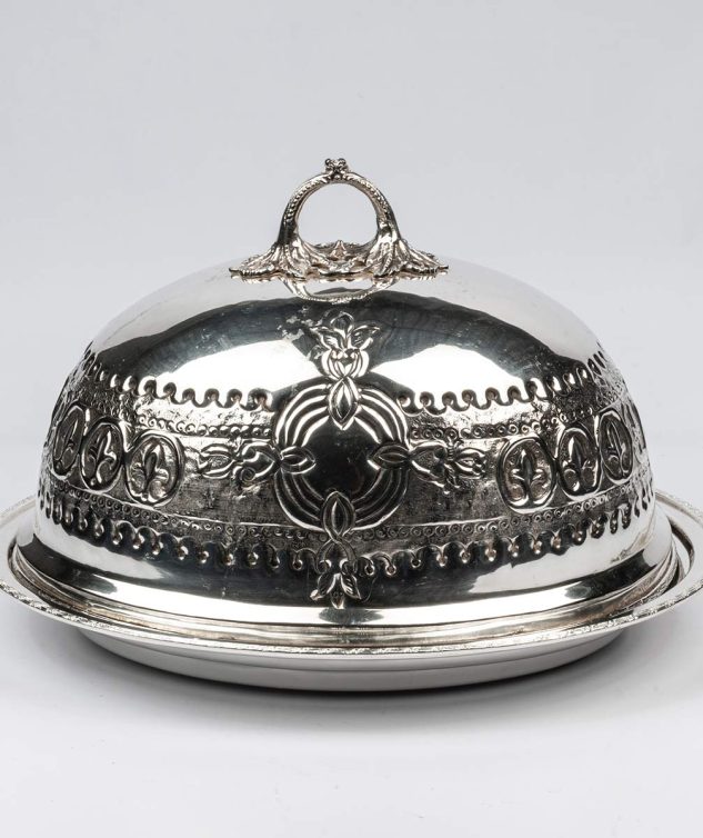 Travessa Oval com Abafador Trabalhado cod 005125 49cm x 40cm x 30cm
