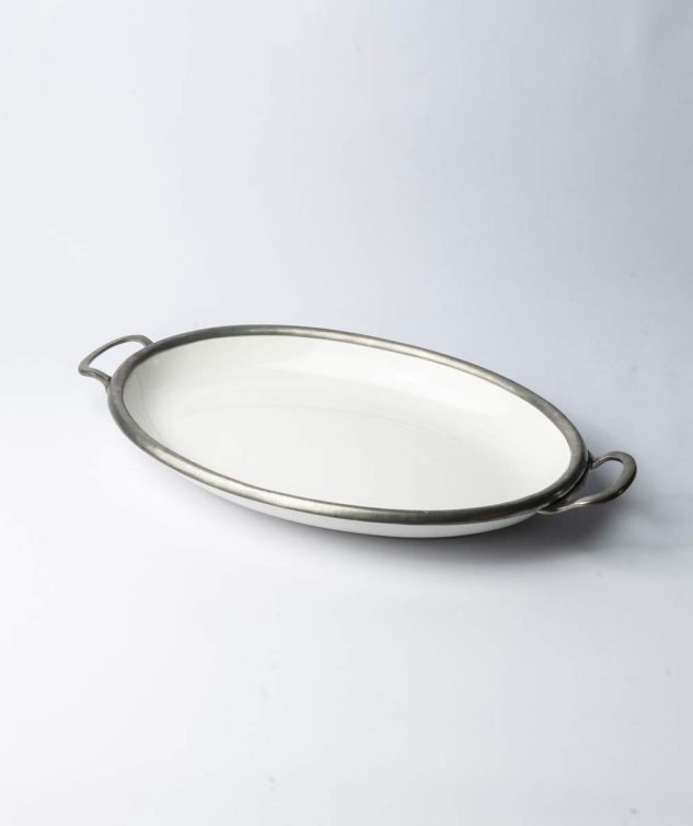 Travessa de Porcelana Branca Oval com Alça e Borda de Estanho cod 005611 46cm x 30cmx 6cm