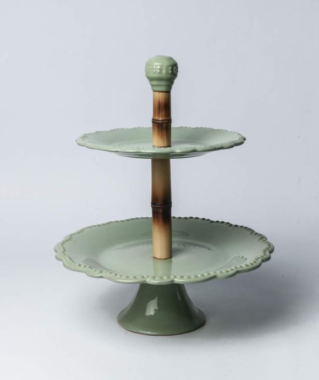 Tripé de Porcelana 02 Andares Com Bambú Celadon cod 007948 32cm prato base 25cm prato superior 40 altura