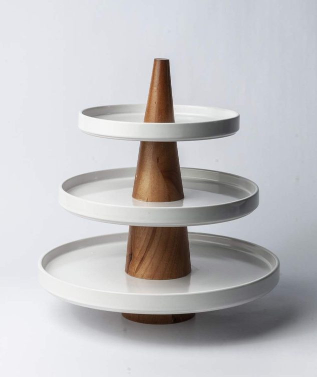 Tripé de Porcelana Com Base De Madeira cod 004651 base 30cm altura 35cm