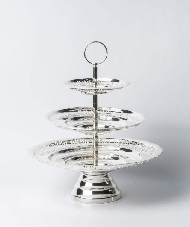 Tripé de Prata 3 Andares Borda Rendada cod 007254 prato base 35cm x altura 40cm